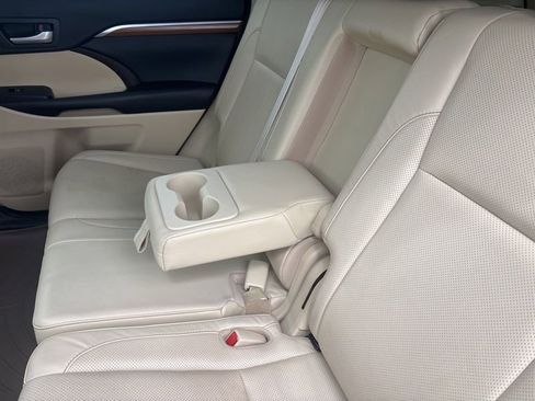 Used 2017 Toyota Highlander Limited AWD/4WD image 20
