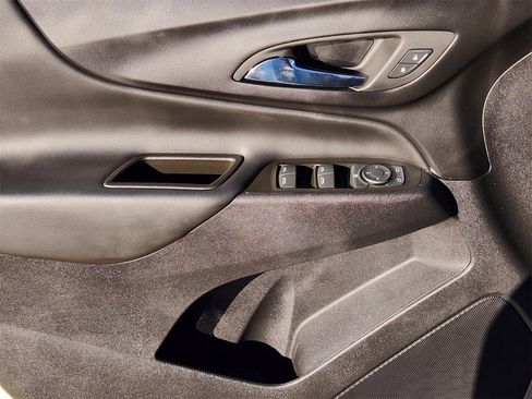 Used 2023 Chevrolet Equinox LT image 23