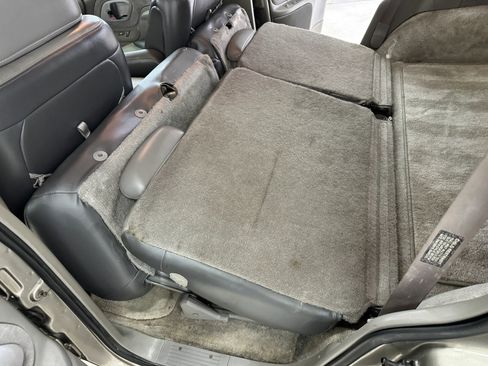 Used 2000 Chevrolet Tahoe Z71 w/ Comfort & Security Pkg image 44