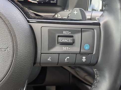 Used 2023 Nissan Pathfinder Platinum AWD/4WD image 30