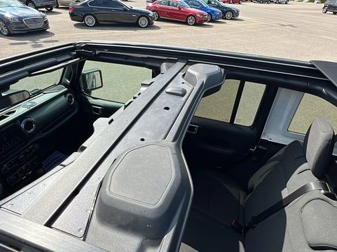 Used 2020 Jeep Wrangler Unlimited Sahara w/ Safety Group image 34