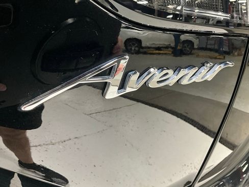 Used 2023 Buick Envision Avenir image 9