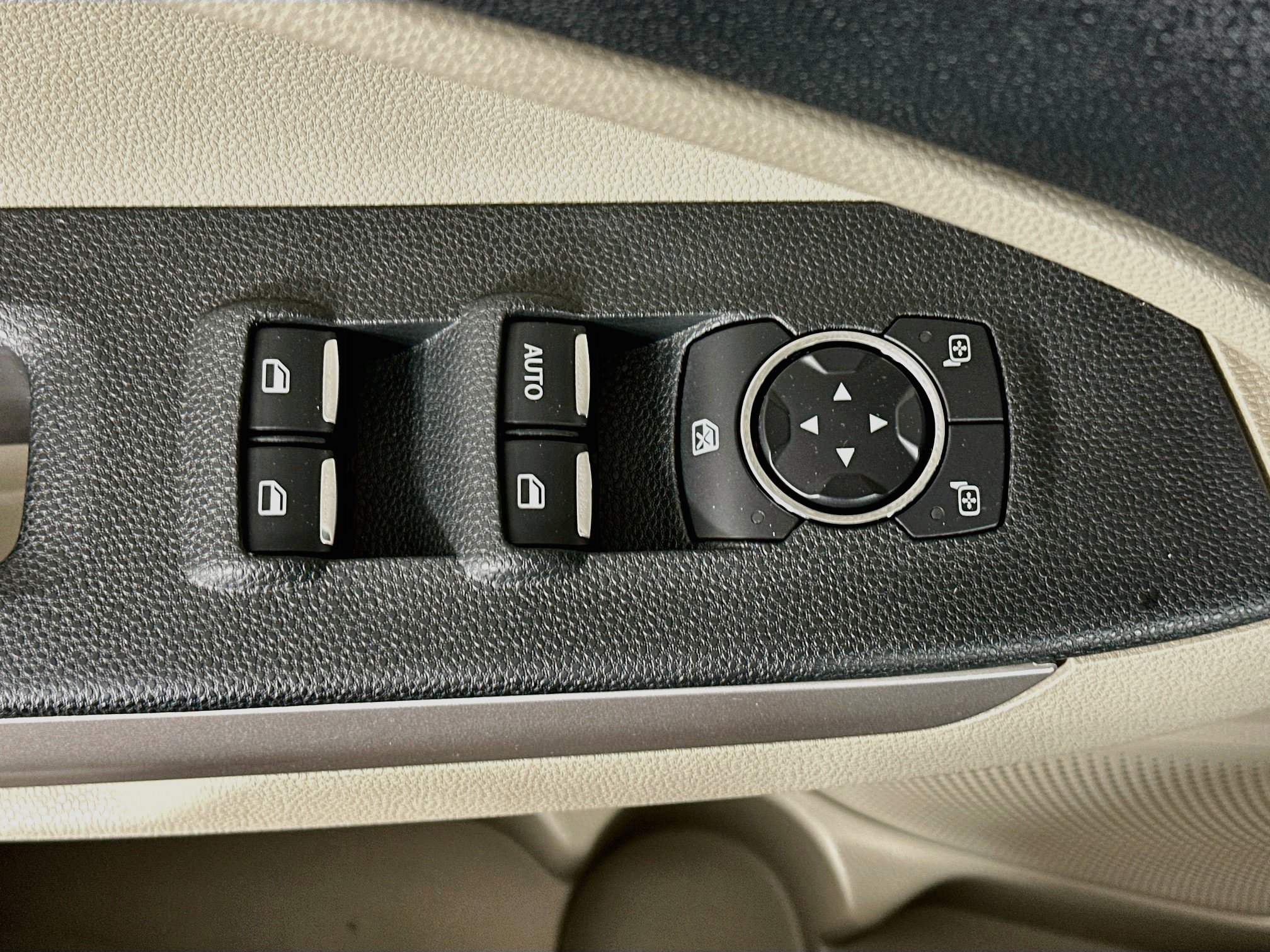 Used 2021 Ford EcoSport S FWD image 15