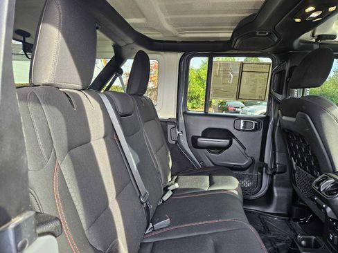 Used 2019 Jeep Wrangler Unlimited Rubicon image 15