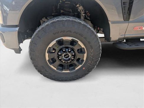 New 2025 Ford F350 Lariat w/ Lariat Ultimate Package image 16