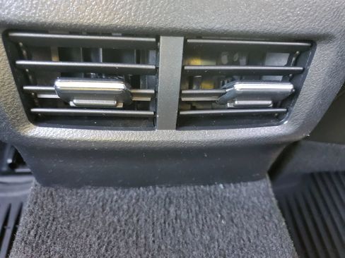 Used 2016 Lexus IS 200t RWD image 17