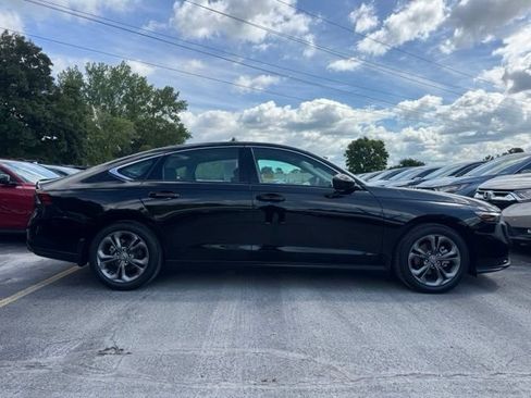 Used 2024 Honda Accord EX image 6