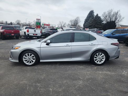Used 2023 Toyota Camry LE image 4