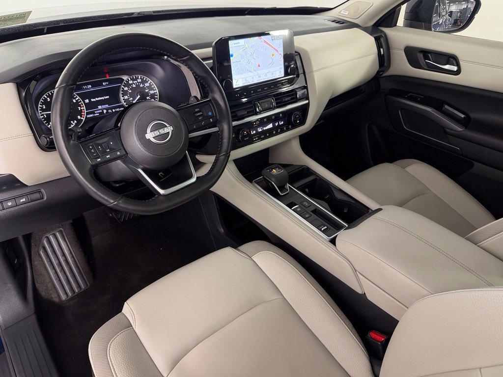 Used 2025 Nissan Pathfinder SL w/ SL Premium Package FWD image 12