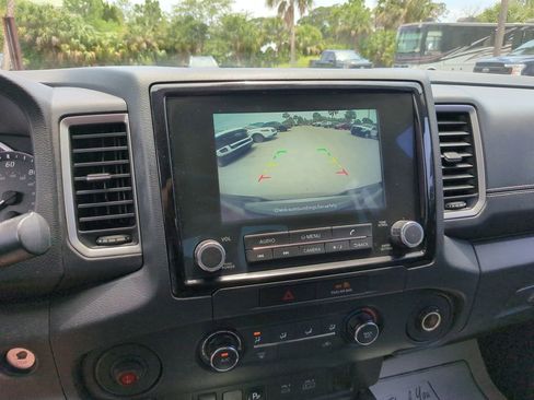 Used 2022 Nissan Frontier SV w/ Technology Package RWD image 24