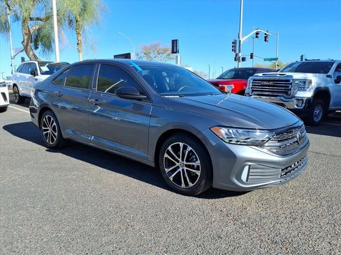 Used 2024 Volkswagen Jetta Sport image 3