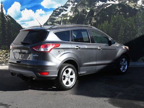 Used 2016 Ford Escape SE image 3
