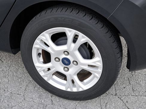 Used 2014 Ford Fiesta SE FWD image 11