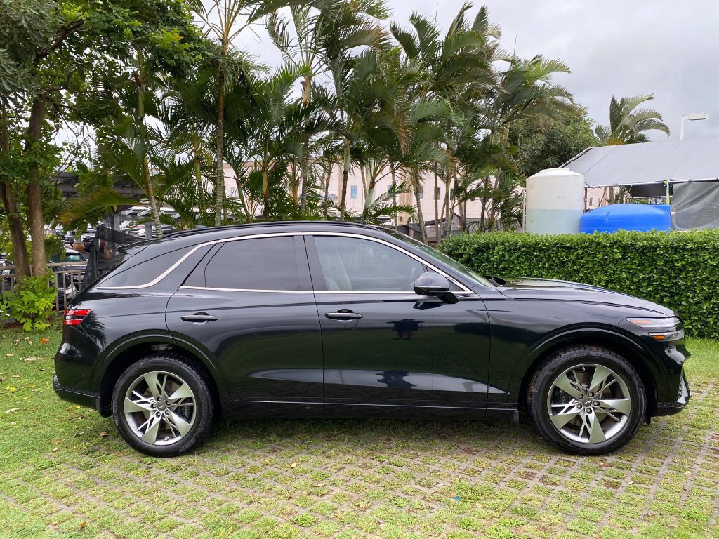 Used 2023 Genesis GV70 3.5T Sport w/ Sport Advanced Package AWD/4WD image 8