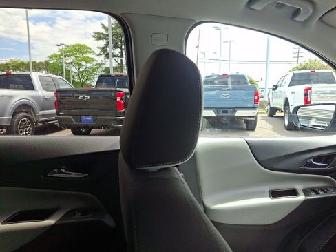 Used 2024 Chevrolet Equinox LS w/ LS Convenience Package FWD image 12