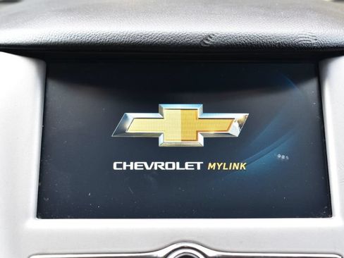 Used 2017 Chevrolet Cruze LS FWD image 28