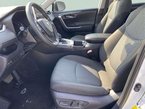 Used 2023 Toyota RAV4 XLE w/ Convenience Package FWD image 14