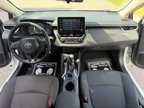 Used 2020 Toyota Corolla LE FWD image 15