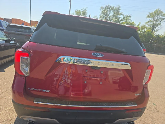 Used 2021 Ford Explorer Limited w/ Hybrid Equipment Group 310A AWD/4WD image 4