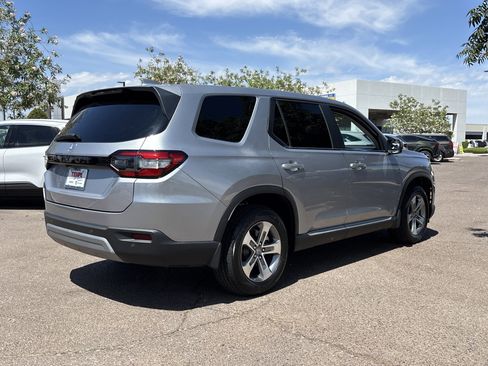 Used 2024 Honda Pilot EX-L image 5