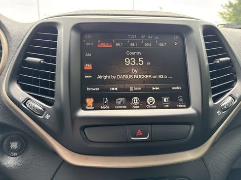 Used 2017 Jeep Cherokee Limited AWD/4WD image 23