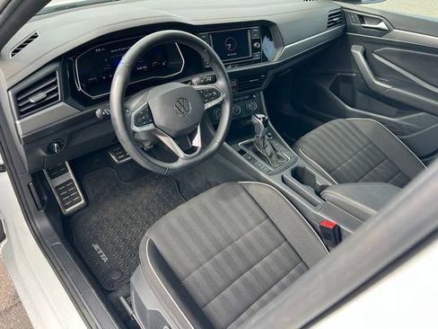 Used 2024 Volkswagen Jetta Sport FWD image 17