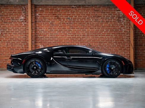 Used 2023 Bugatti Chiron Super Sport AWD/4WD image 4