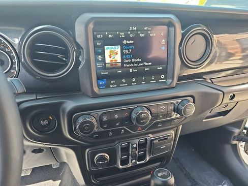 Certified 2023 Jeep Wrangler Unlimited Sport AWD/4WD image 19