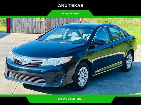 Used 2014 Toyota Camry LE image 1