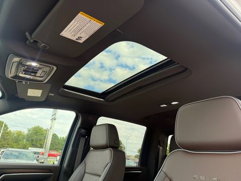 New 2026 GMC Sierra 2500 Denali w/ Denali Reserve Package image 19