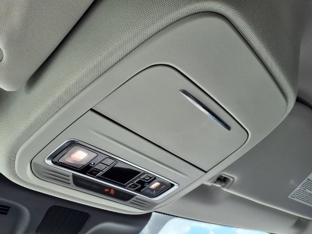 New 2026 Lincoln Navigator Premiere AWD/4WD image 15