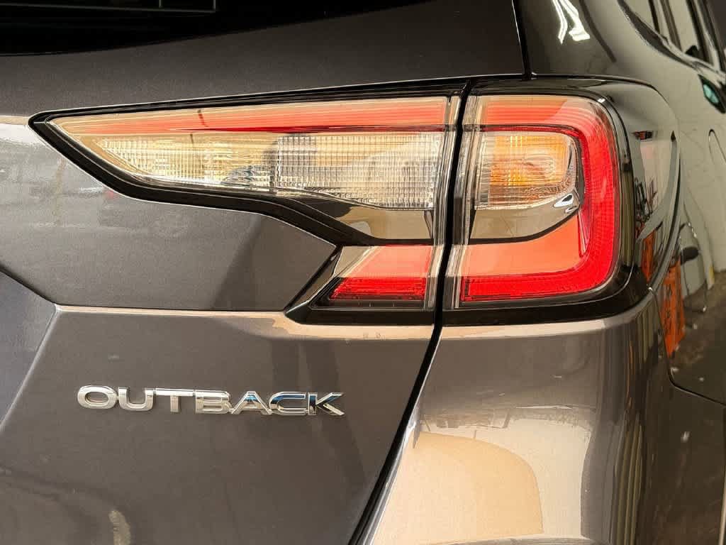 Certified 2025 Subaru Outback Limited AWD/4WD image 6