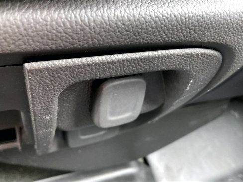 Used 2018 Chevrolet Silverado 1500 LT w/ All Star Edition AWD/4WD image 19