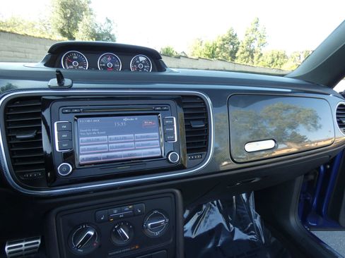 Used 2014 Volkswagen Beetle R-Line image 52