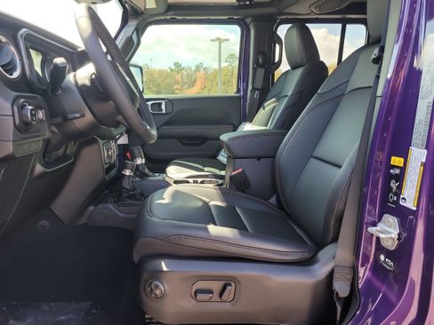 New 2026 Jeep Gladiator Sport AWD/4WD image 13