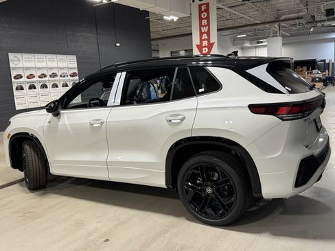 New 2026 Volkswagen Tiguan SE R-Line image 33