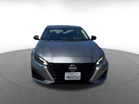 Used 2025 Nissan Altima 2.5 SV FWD image 4