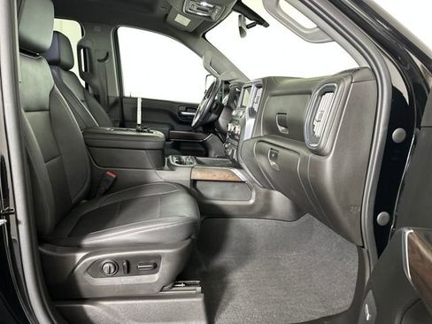 Used 2021 GMC Sierra 2500 SLT w/ SLT Preferred Package image 28