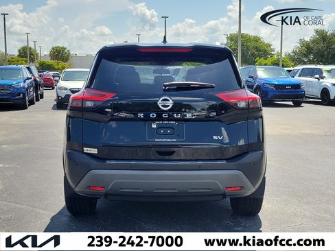 Used 2021 Nissan Rogue SV w/ Premium Package FWD image 5
