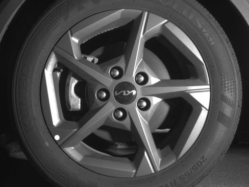 Used 2025 Kia K4 LXS image 12