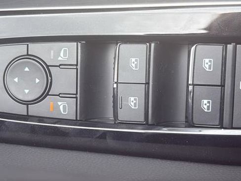 New 2026 Nissan Pathfinder SL AWD/4WD image 13