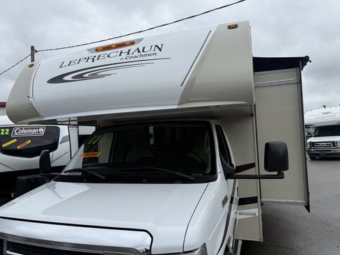 Used 2017 Ford E-450 and Econoline 450 Super Duty w/ Motorhome Prep Package RWD image 5