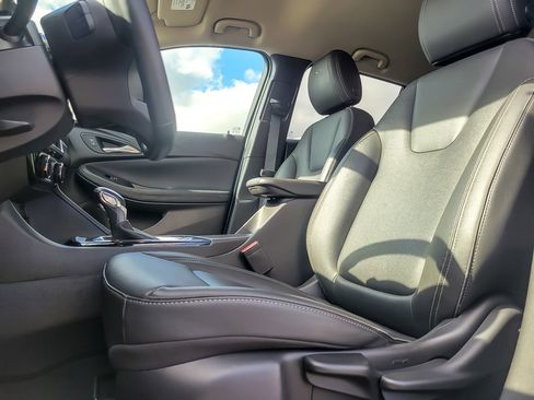 Used 2024 Buick Encore GX Sport Touring image 7