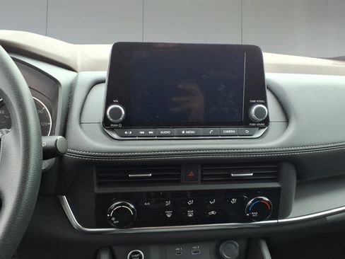 Used 2023 Nissan Rogue S AWD/4WD image 12