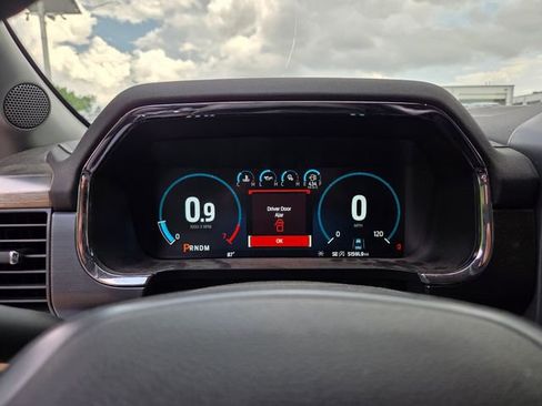 Used 2023 Ford F150 Lariat RWD image 7