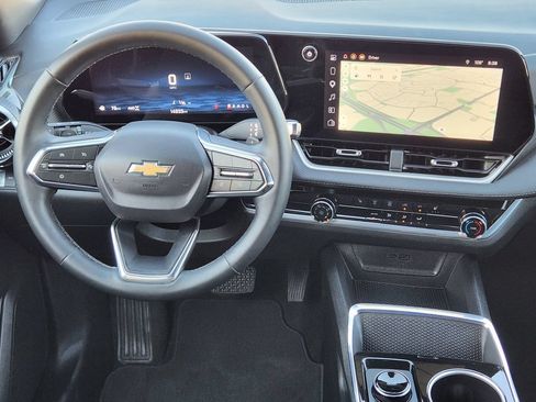 Used 2026 Chevrolet Equinox LT AWD/4WD image 26