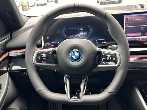 Used 2027 BMW i5 eDrive40 w/ M Sport Package RWD image 10