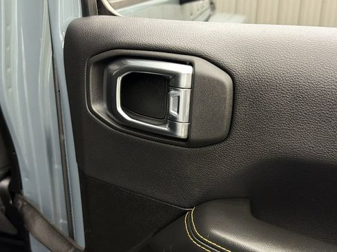 Used 2025 Jeep Gladiator Sport AWD/4WD image 40