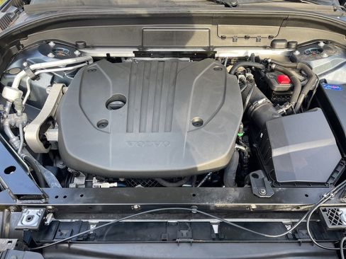 Used 2023 Volvo XC60 B5 Core image 32