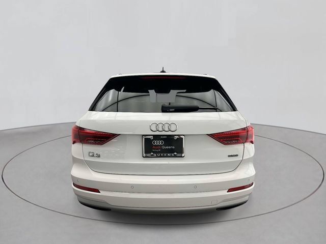 Used 2022 Audi Q3 2.0T Premium AWD/4WD image 3